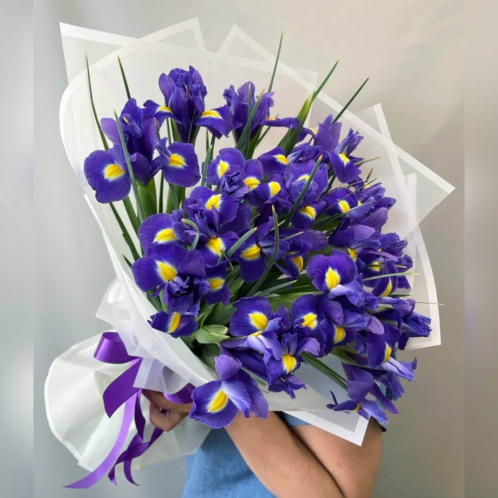 Букет из 25 ирисов
